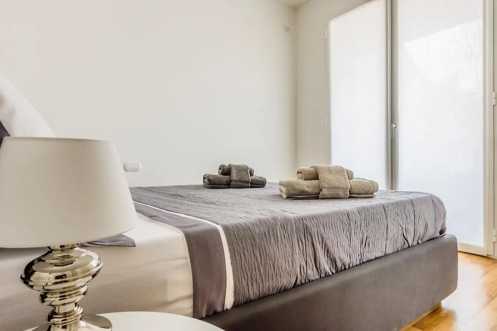 Apartment Casa Rebecca In Arco Della Pace Hotel Milan